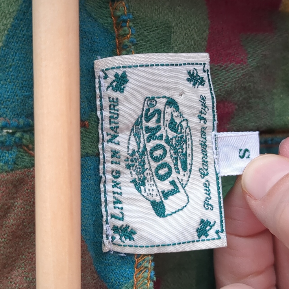 Living in Nature Loons True Canadian Style, Small, long Green vest